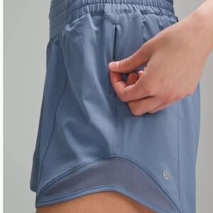 Lululemon Hotty Hot 4” shorts
